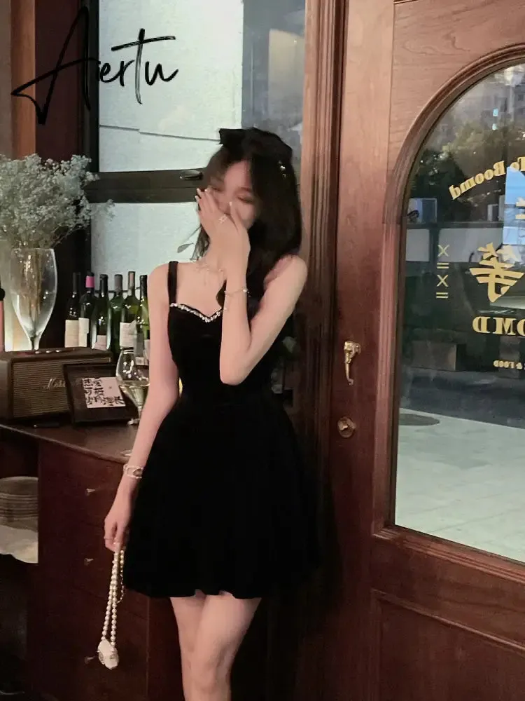 Aiertu Fashion Summer New Elegant Spaghetti Strap Velvet Vintage Black Dress Women Sexy Prom Evening Party Korean Style Dresses