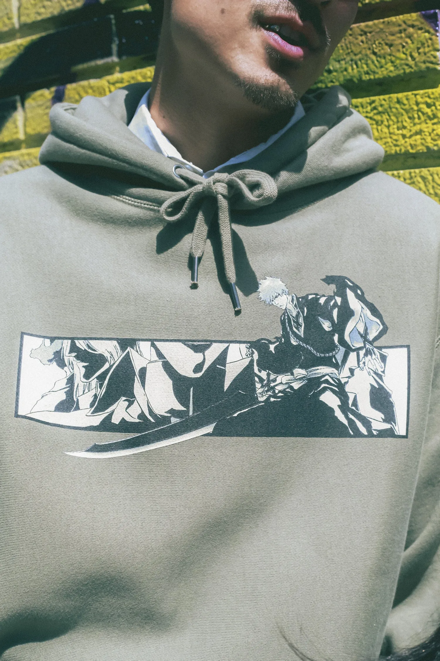 BLEACH's Thousand-Year Blood War Arc Ichigo Versus Quincies Hoodie - Olive