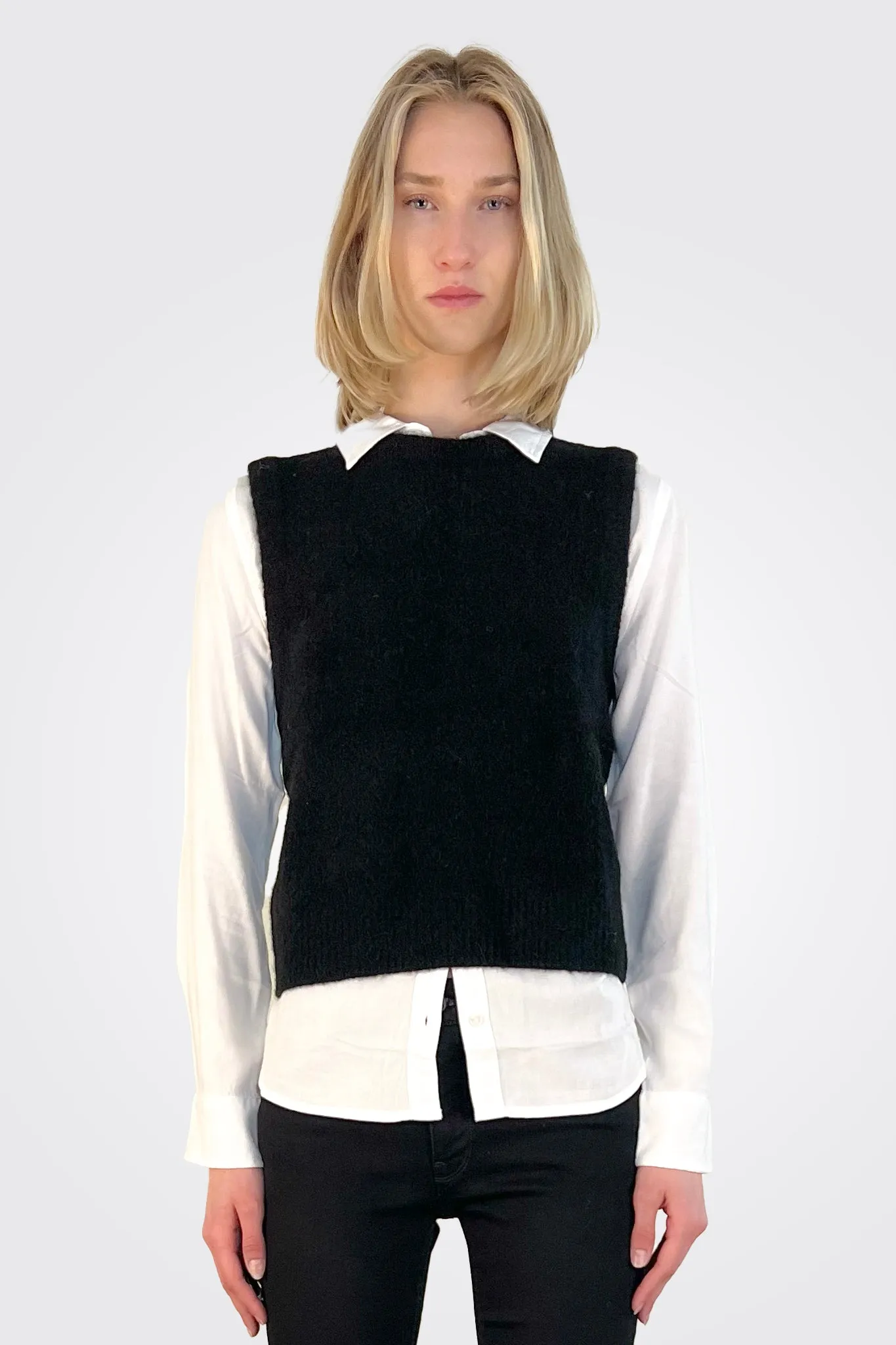 Cozy Cropped Vest - Black