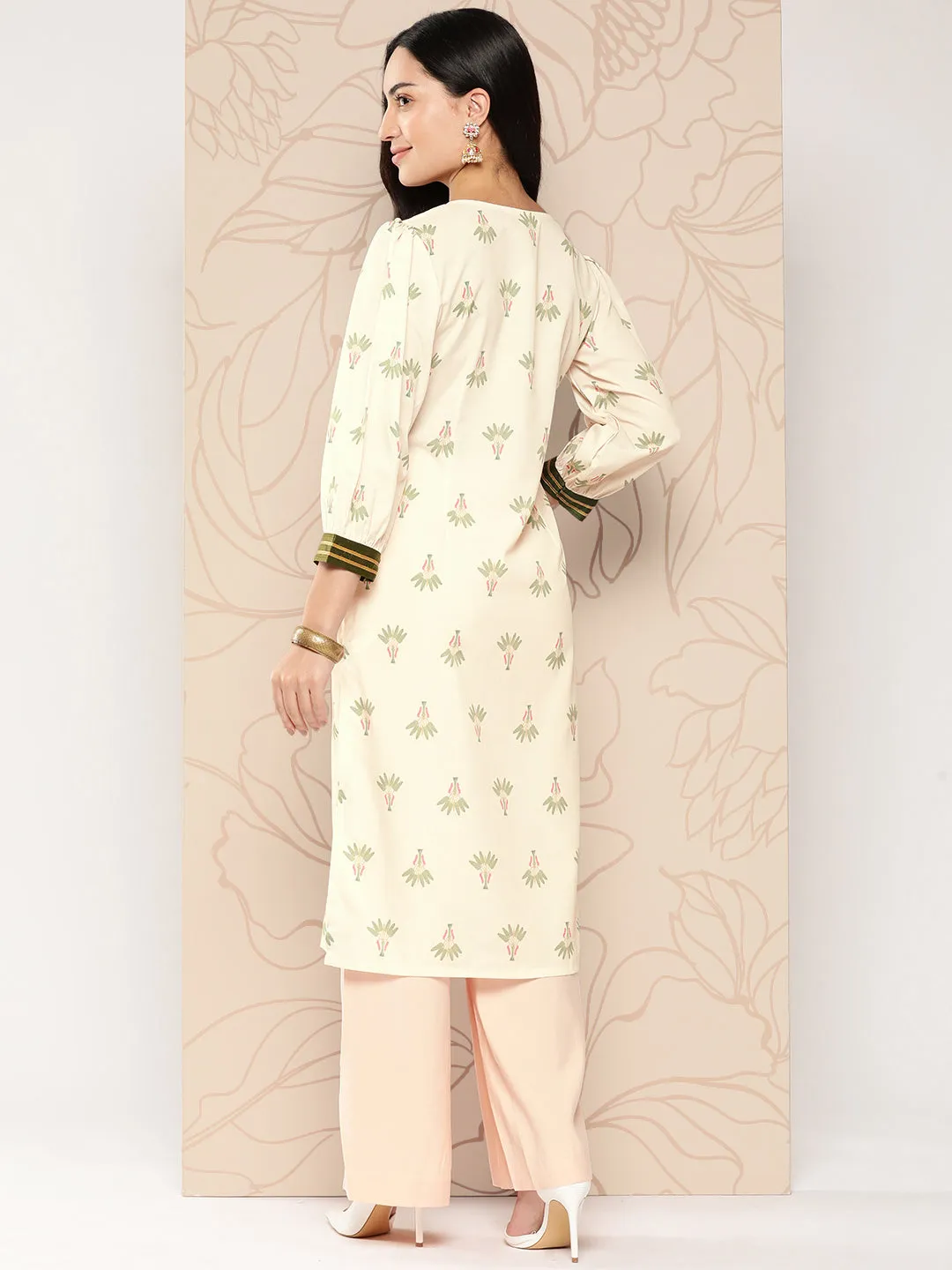 Jashvi Women Floral Printed Gotta Patti Crepe Kurta