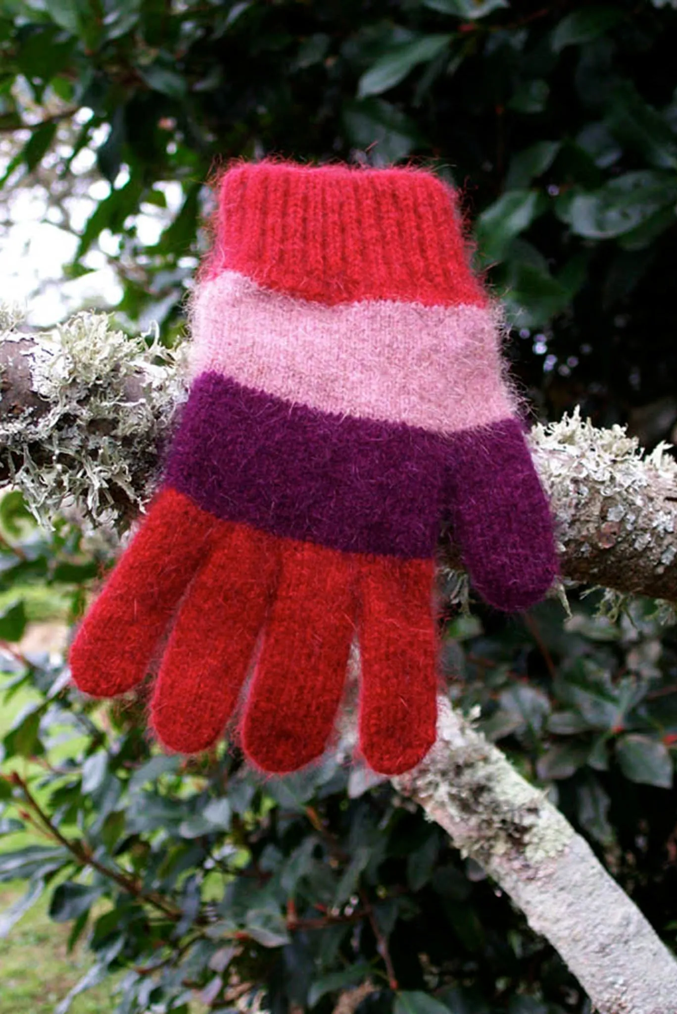 Lothlorian - Child's Stripe Glove in Merino Wool and Possum Fur