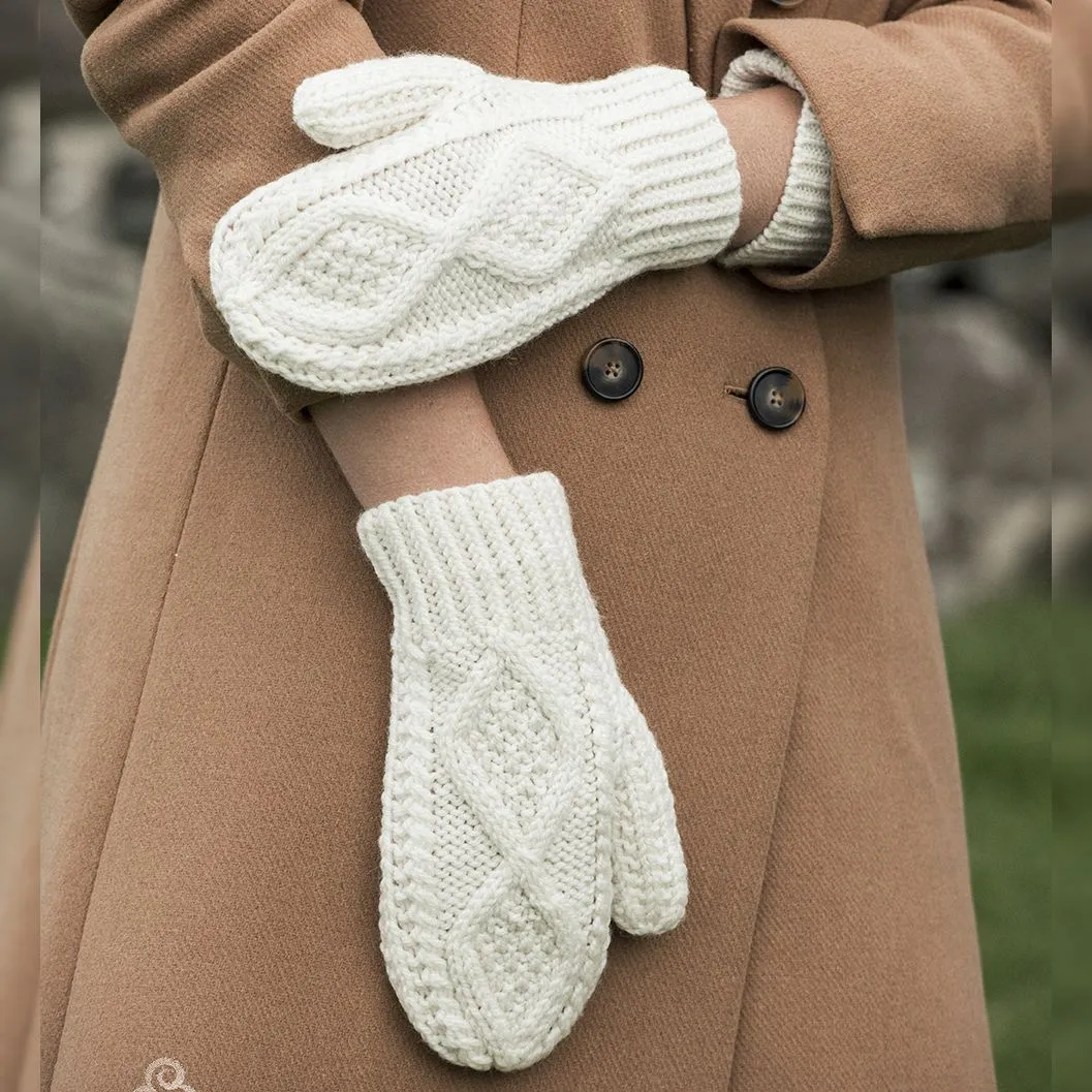 Merino Wool Knit Aran Mittens in White